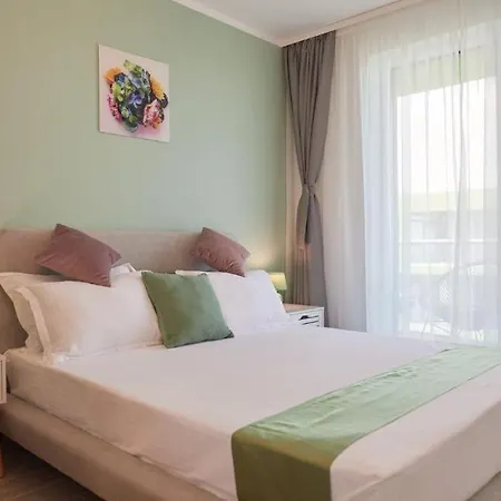 Apartment Alezzi Mamaia Nord